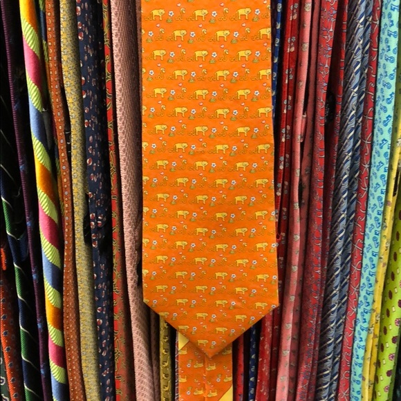 Ferragamo tie. Orange and yellow. Animals print. - Picture 2 of 7